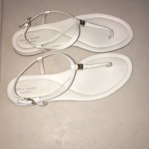 Cole Hanan 11B ivory/off white sandals
